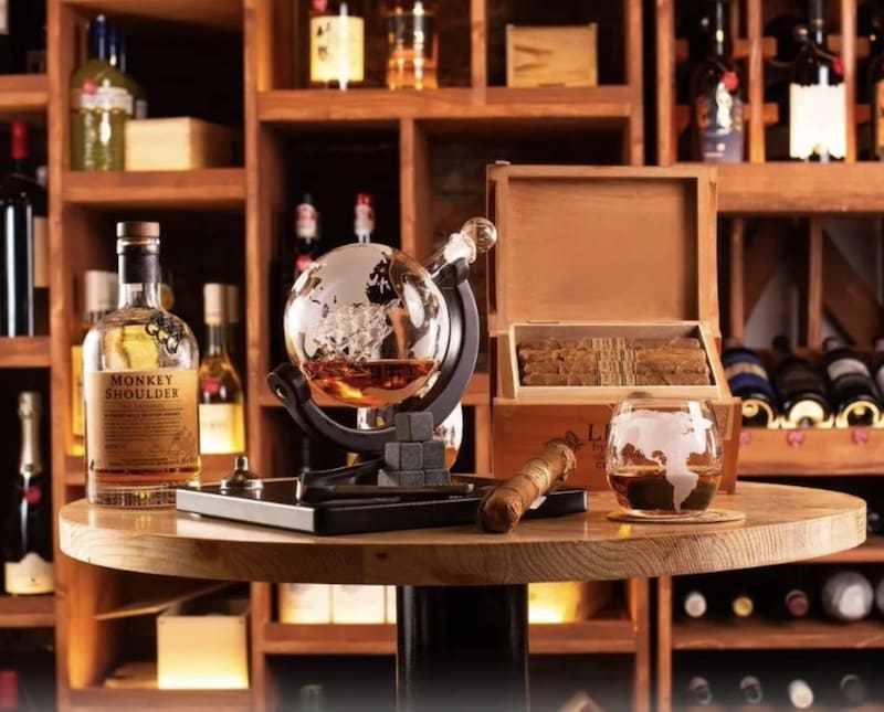 carafe in the shape of a globe for whisky - globe carafes